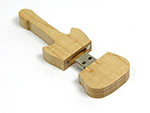 Gitarre USB-Stick aus Holz mit Logodruck